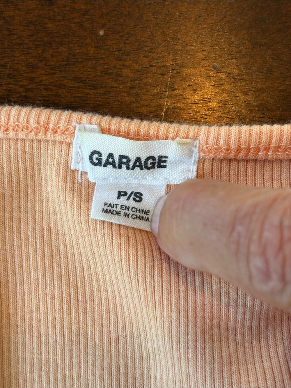 Garage Ribbed Cropped V-Neck Short Sleeve Top Peach Size Small - Picture 3 of 6